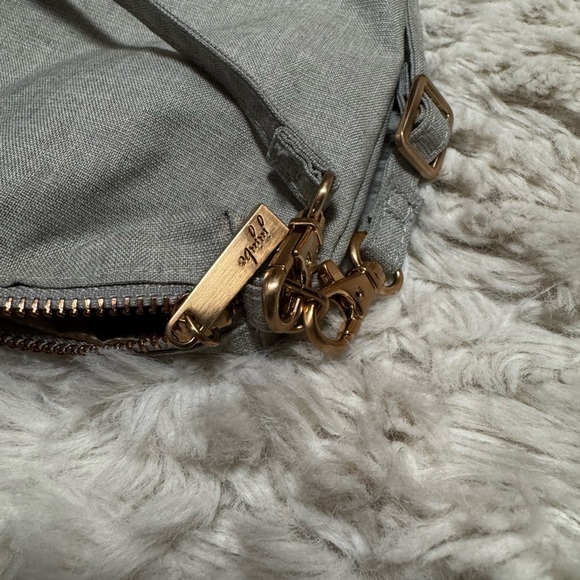 Ju-Ju-Be Light Gray Crossbody Bag - Picture 8 of 10